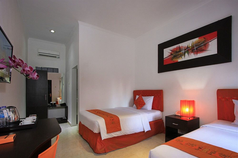 Kubu Anyar Hotel Kuta  Exterior photo