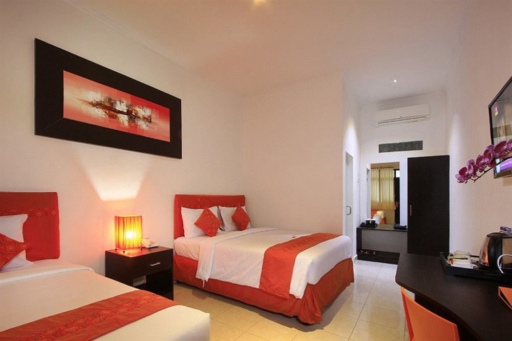 Kubu Anyar Hotel Kuta  Exterior photo
